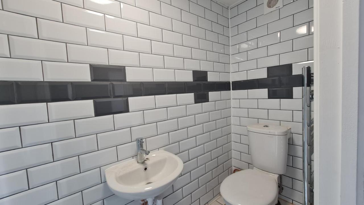Grace Apartments - Living Rock Ашфорд Экстерьер фото
